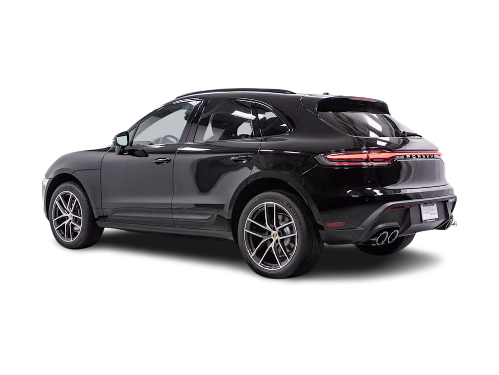 Thumbnail: 2026 Porsche Macan - 3