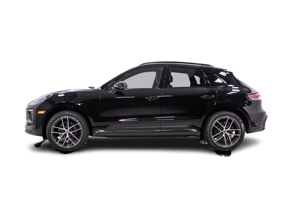 Thumbnail: 2026 Porsche Macan - 3