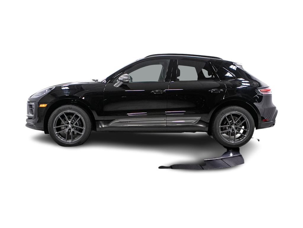 Thumbnail: 2026 Porsche Macan - 3