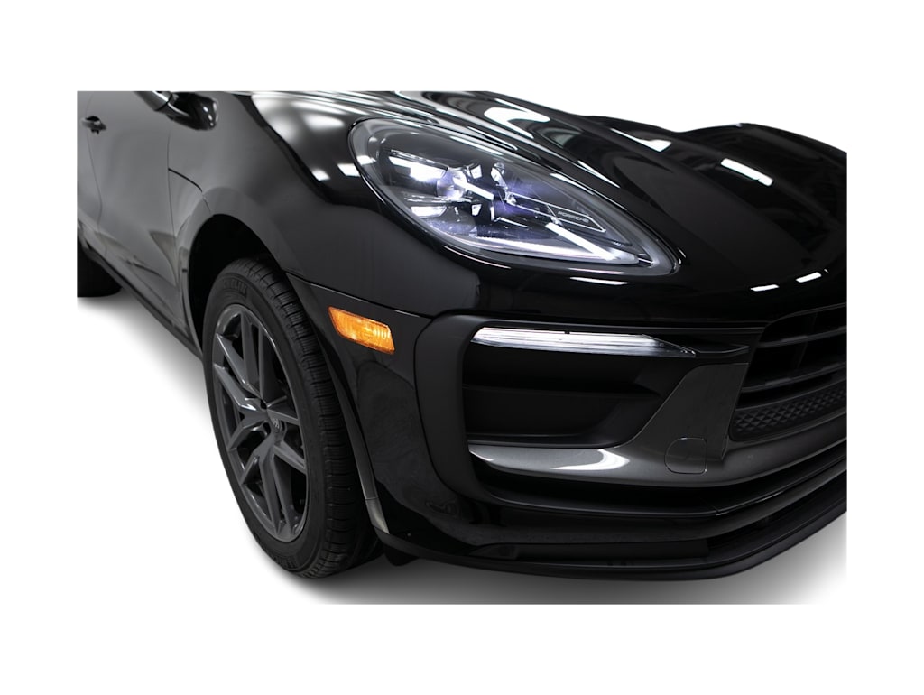 Thumbnail: 2026 Porsche Macan - 19