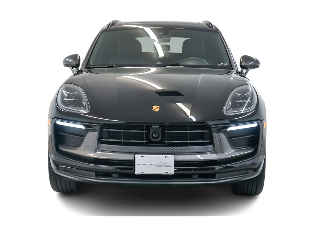 Thumbnail: 2026 Porsche Macan - 5