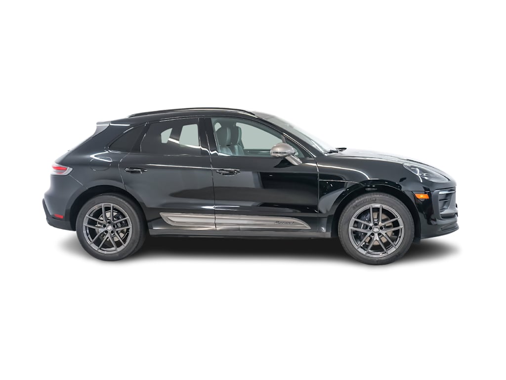 Thumbnail: 2026 Porsche Macan - 20