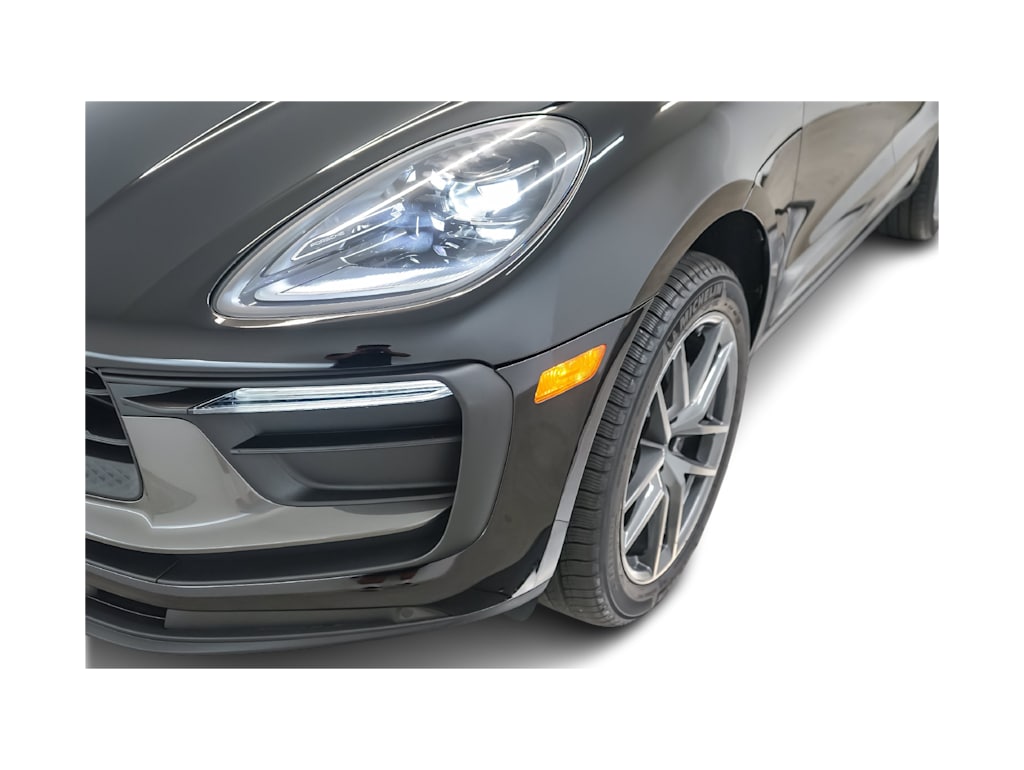 Thumbnail: 2026 Porsche Macan - 27