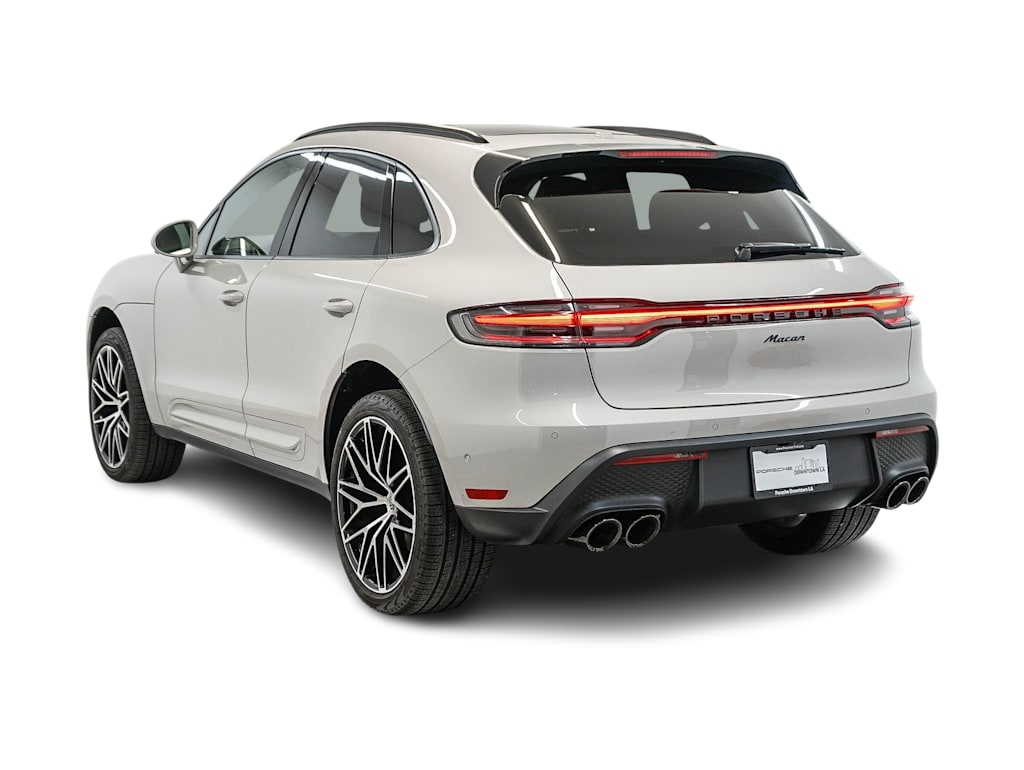 Thumbnail: 2026 Porsche Macan - 4