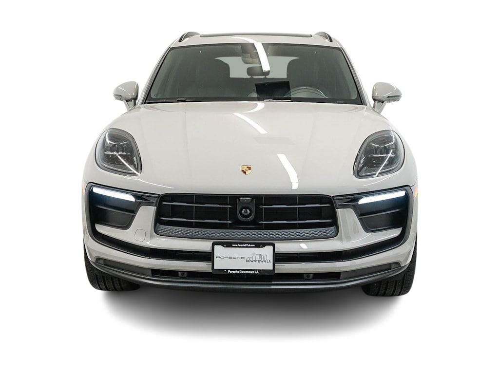Thumbnail: 2026 Porsche Macan - 6