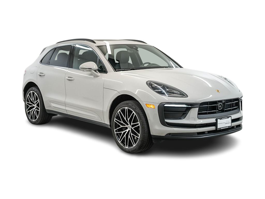 Thumbnail: 2026 Porsche Macan - 20