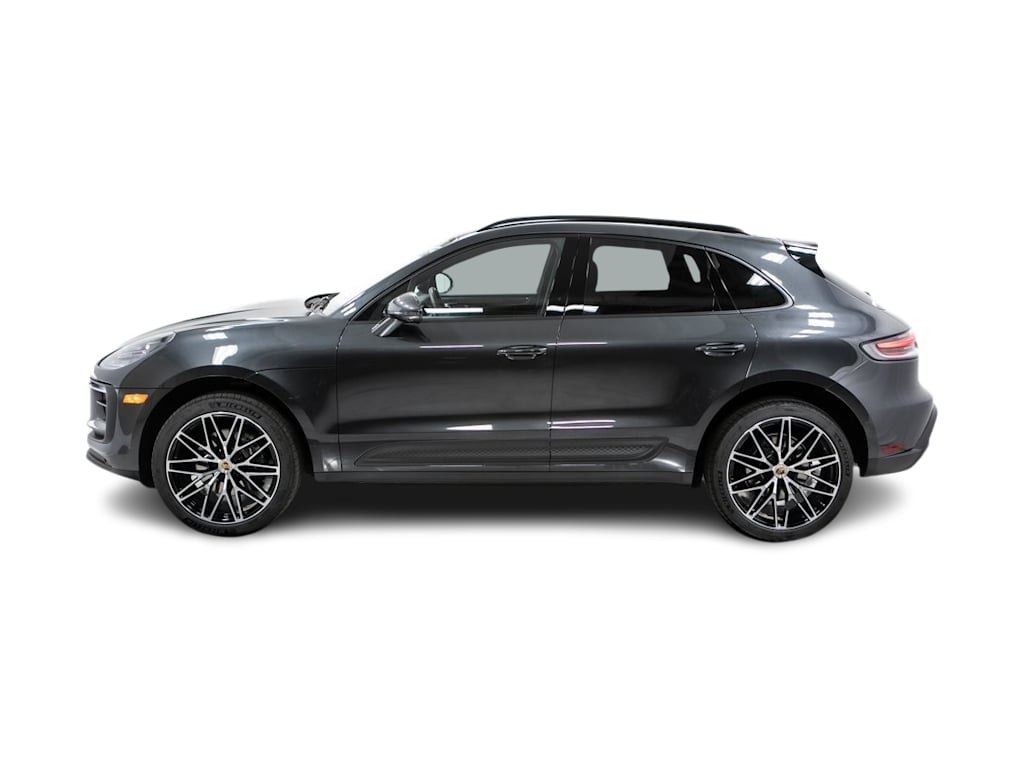 Thumbnail: 2025 Porsche Macan - 3