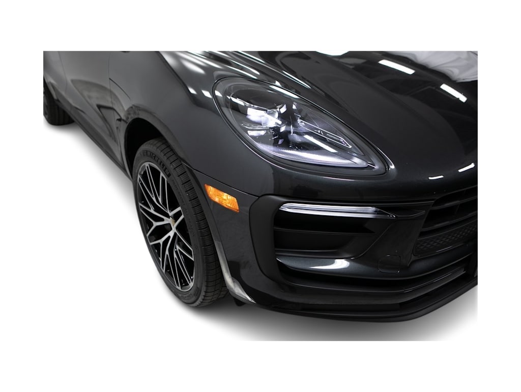 Thumbnail: 2025 Porsche Macan - 21