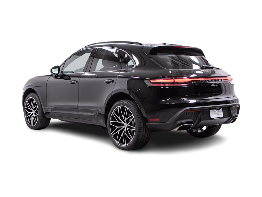 Thumbnail: 2026 Porsche Macan - 4