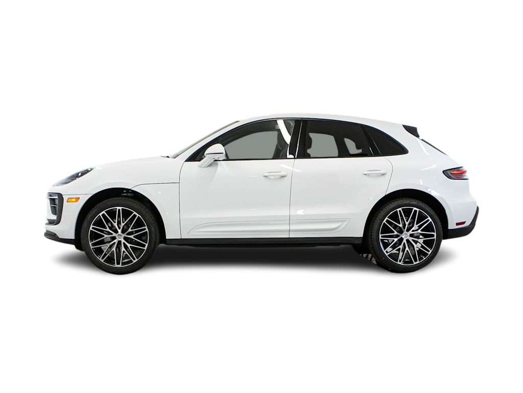 Thumbnail: 2026 Porsche Macan - 3