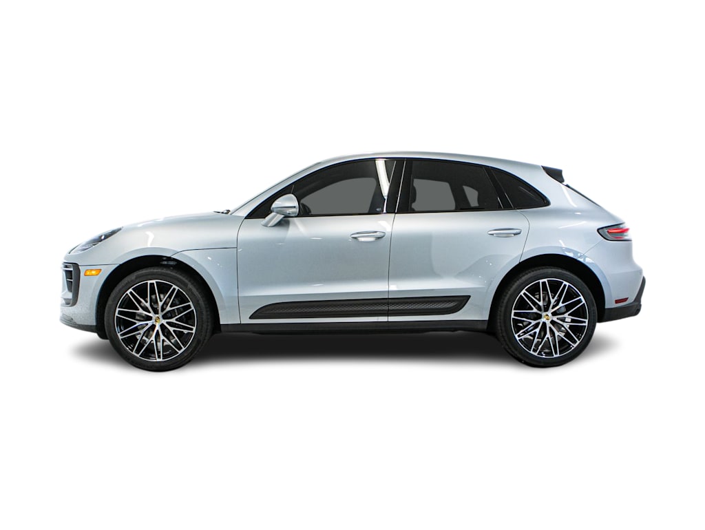 Thumbnail: 2023 Porsche Macan - 3