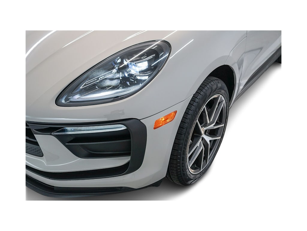 Thumbnail: 2023 Porsche Macan - 26