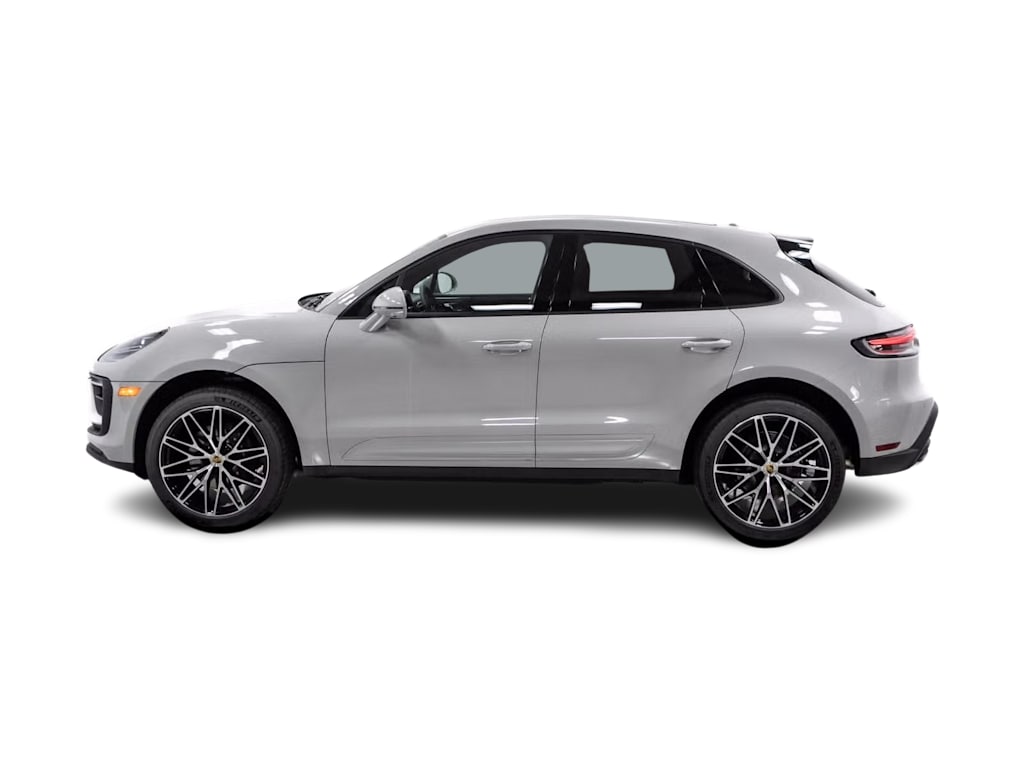Thumbnail: 2025 Porsche Macan - 3