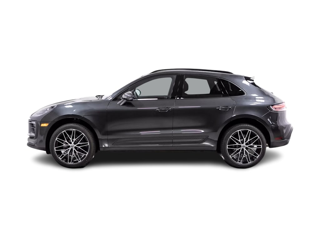 Thumbnail: 2026 Porsche Macan - 3