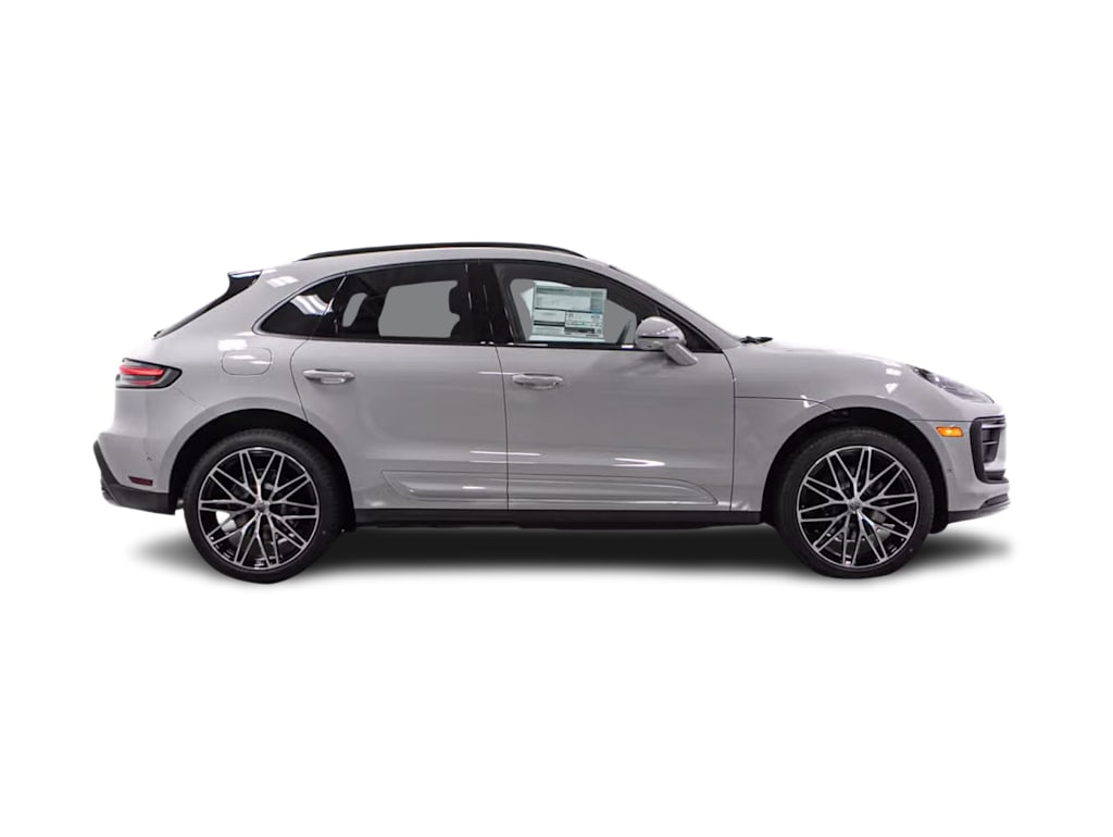 Thumbnail: 2026 Porsche Macan - 17