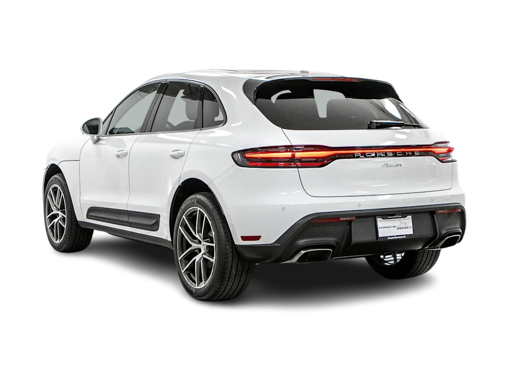 Thumbnail: 2026 Porsche Macan - 3