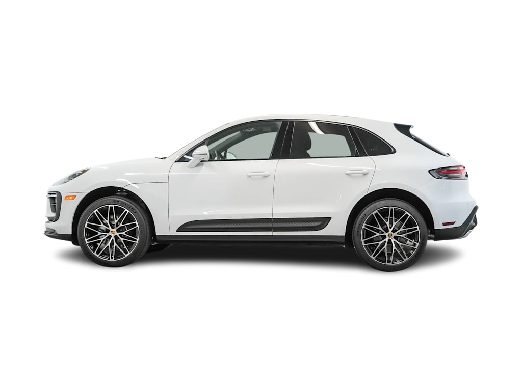 Thumbnail: 2026 Porsche Macan - 3