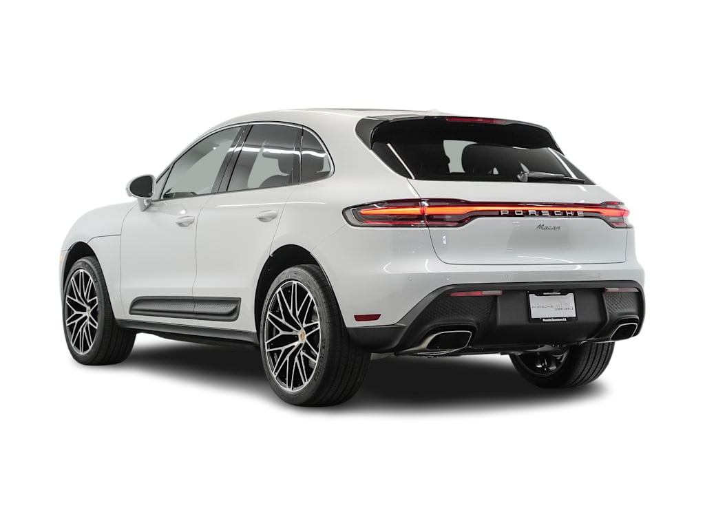 Thumbnail: 2026 Porsche Macan - 4