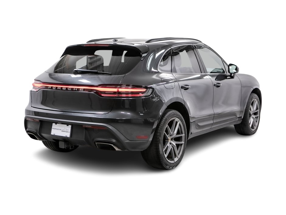 Thumbnail: 2022 Porsche Macan - 15