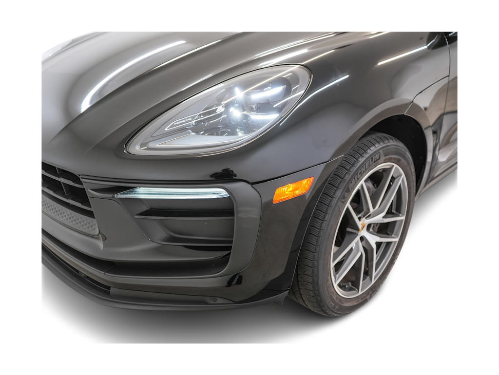 Thumbnail: 2023 Porsche Macan - 27
