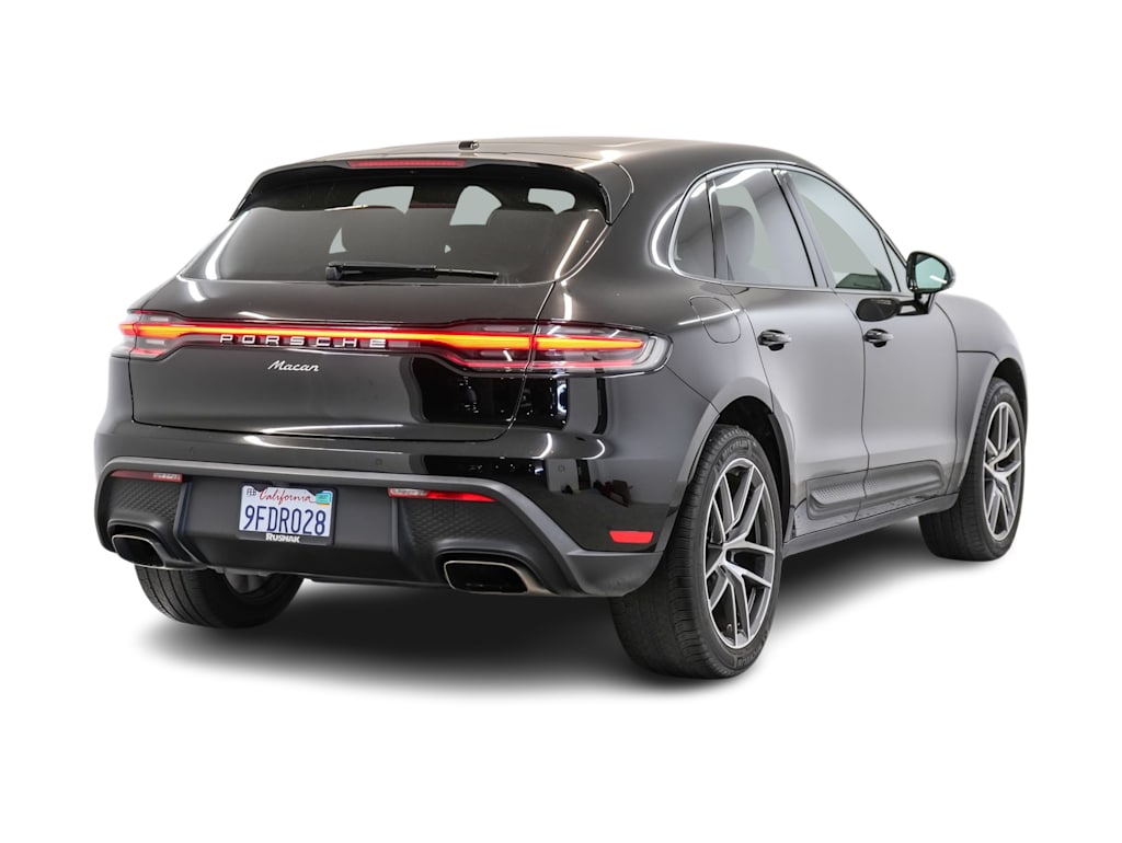 Thumbnail: 2023 Porsche Macan - 21