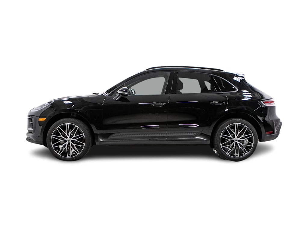 Thumbnail: 2026 Porsche Macan - 4