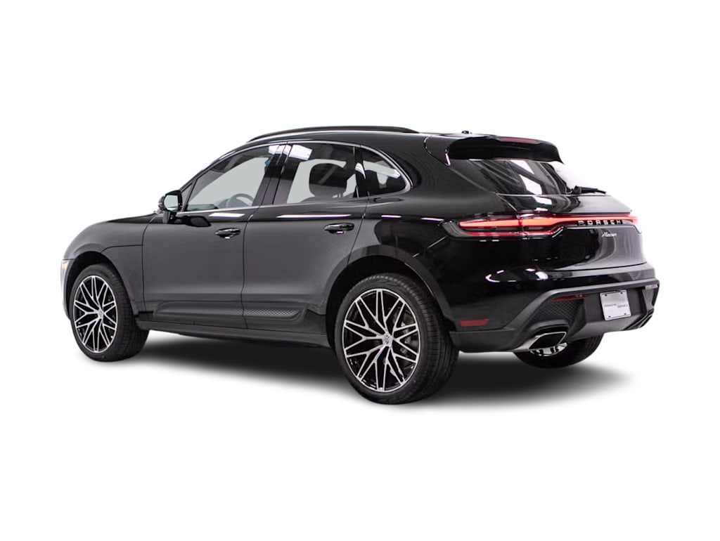 Thumbnail: 2026 Porsche Macan - 3
