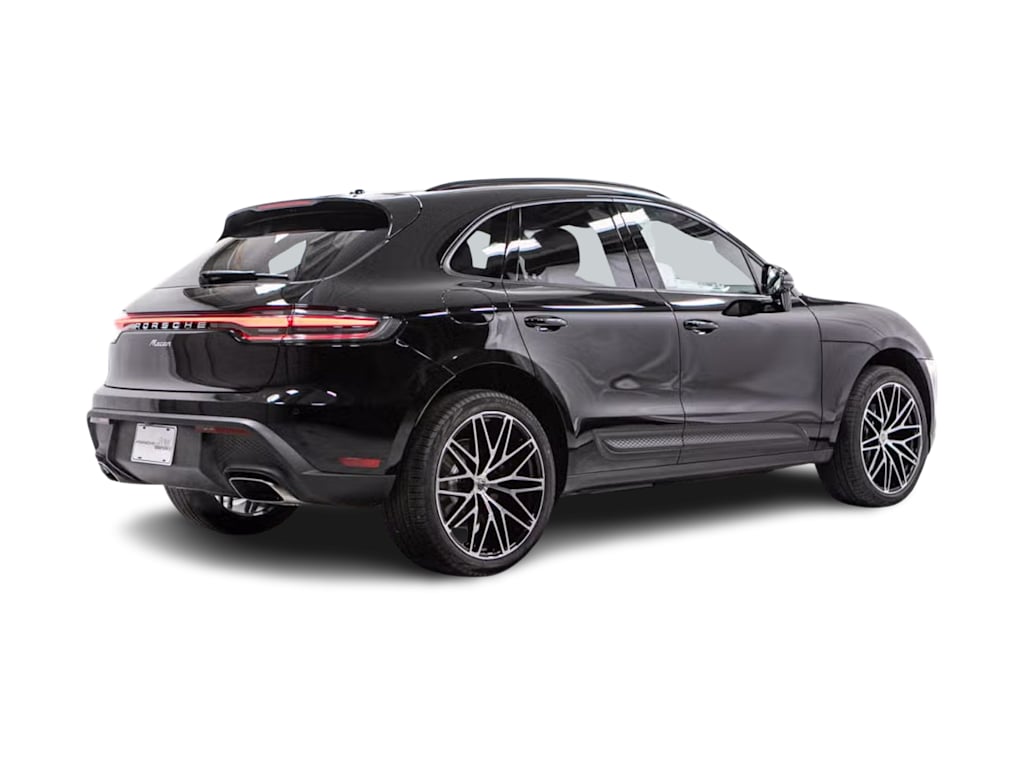 Thumbnail: 2026 Porsche Macan - 14