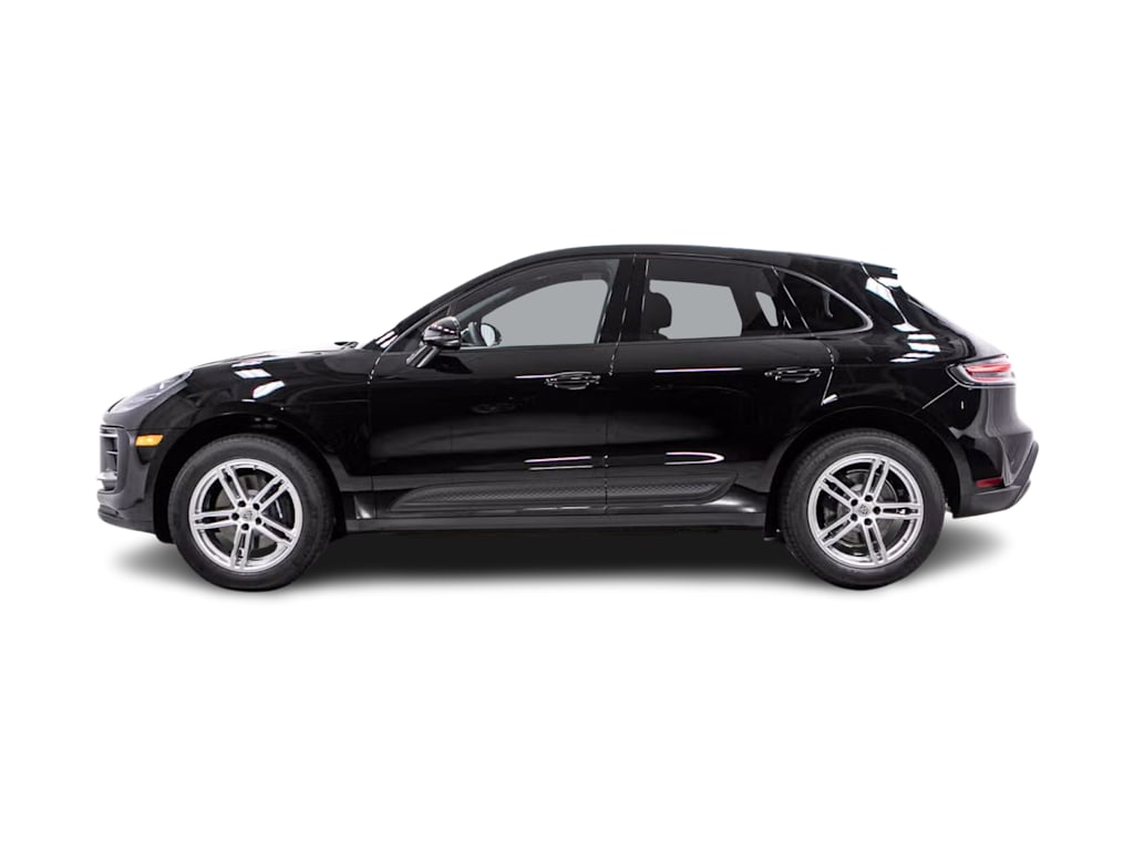 Thumbnail: 2026 Porsche Macan - 4
