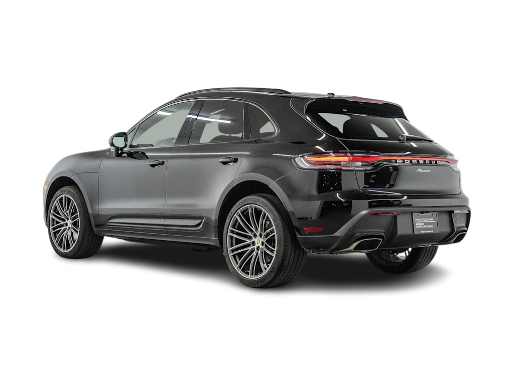 Thumbnail: 2026 Porsche Macan - 4