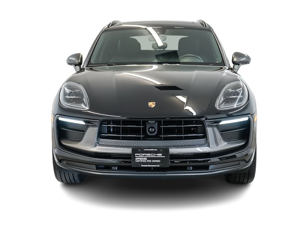 Thumbnail: 2026 Porsche Macan - 5