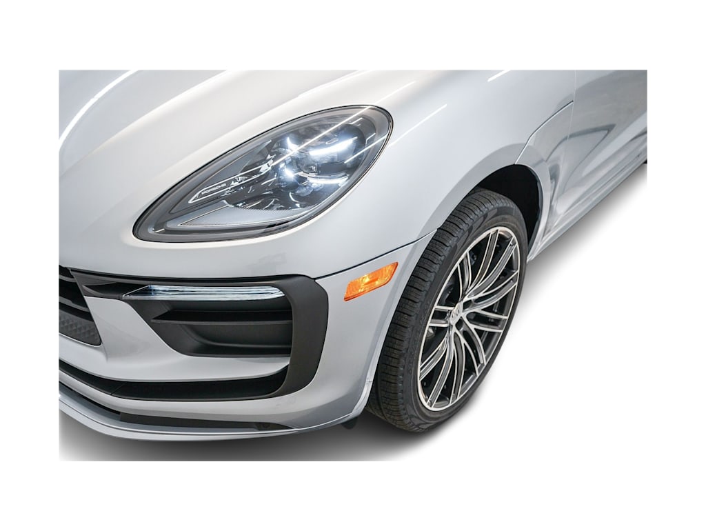 Thumbnail: 2026 Porsche Macan - 26