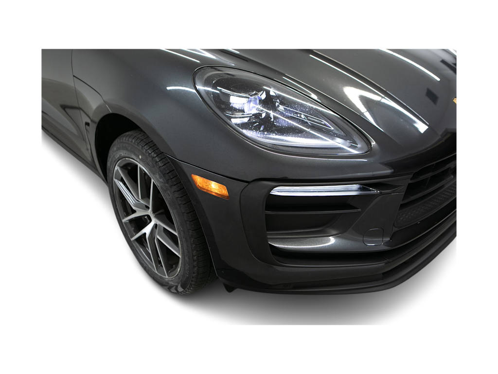 Thumbnail: 2023 Porsche Macan - 20