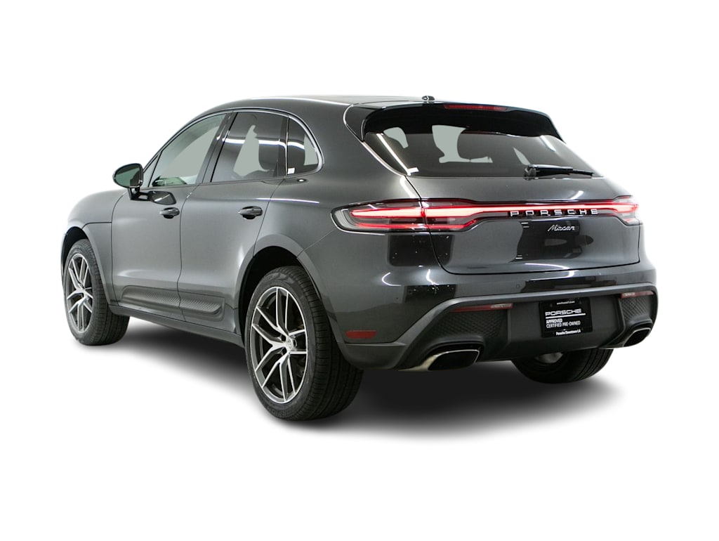 Thumbnail: 2023 Porsche Macan - 3