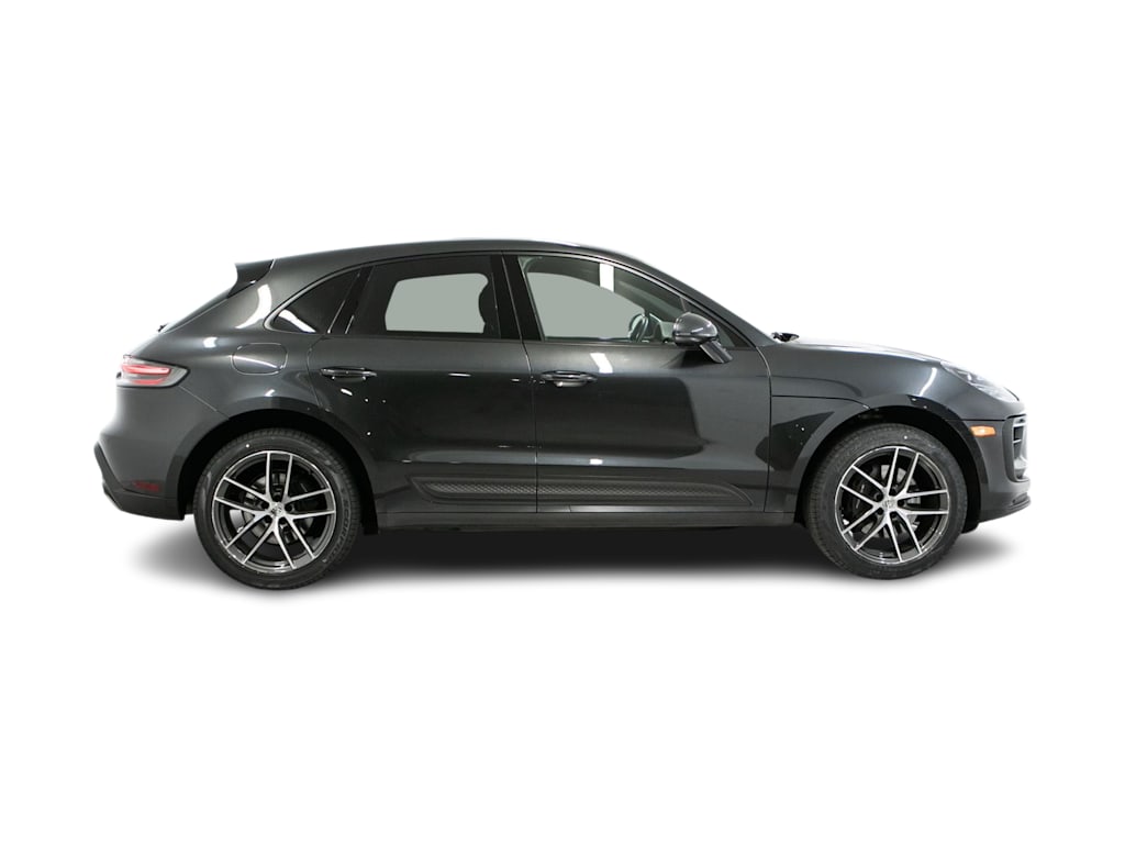 Thumbnail: 2023 Porsche Macan - 17