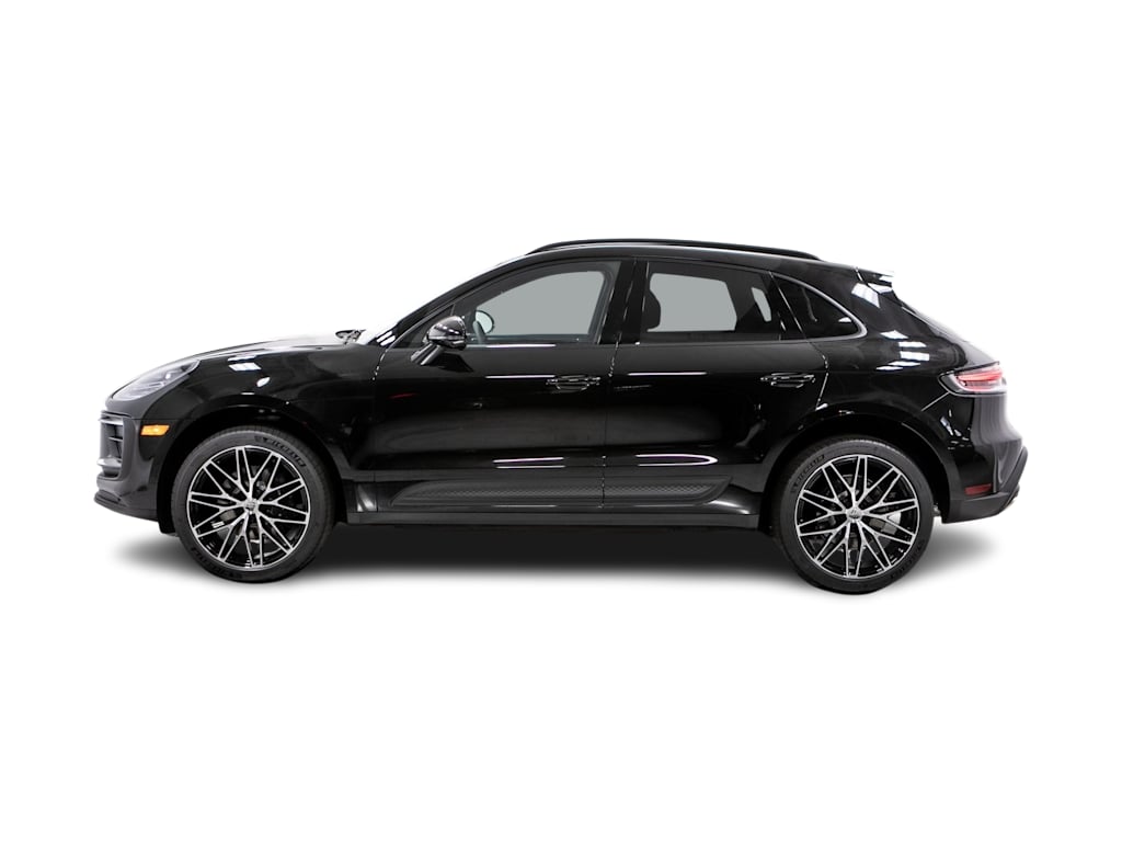 Thumbnail: 2026 Porsche Macan - 3