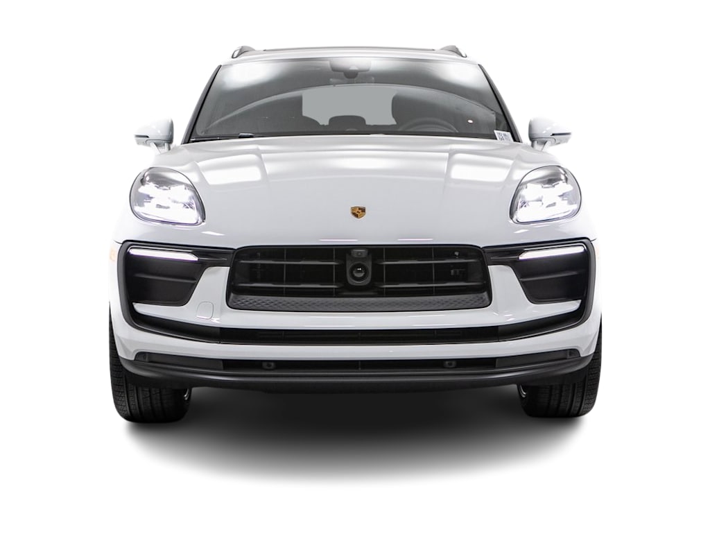 Thumbnail: 2026 Porsche Macan - 20