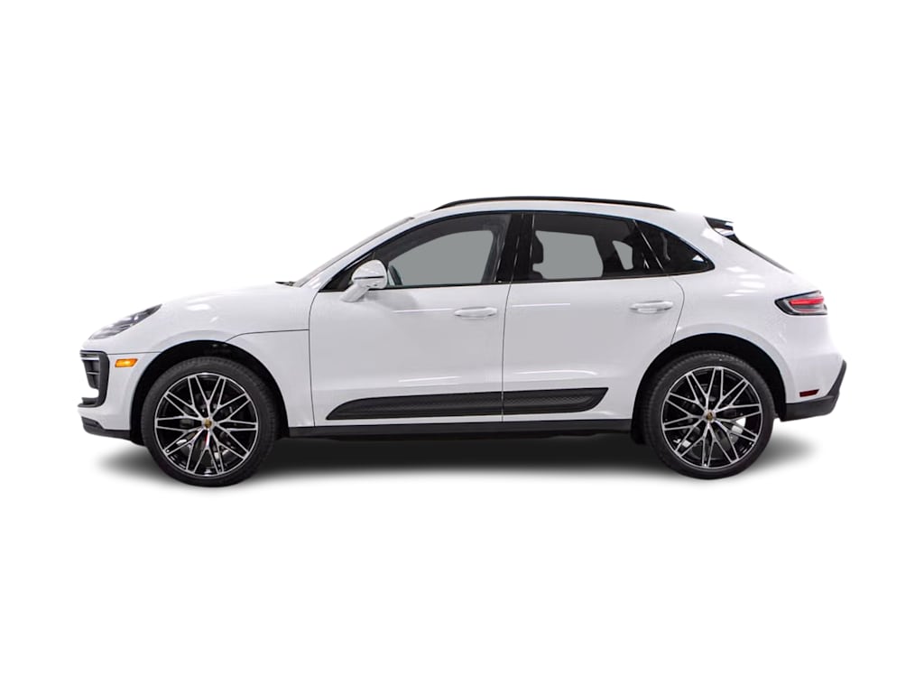 Thumbnail: 2026 Porsche Macan - 4