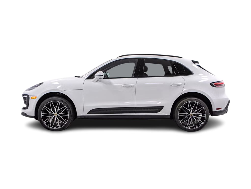 Thumbnail: 2026 Porsche Macan - 3
