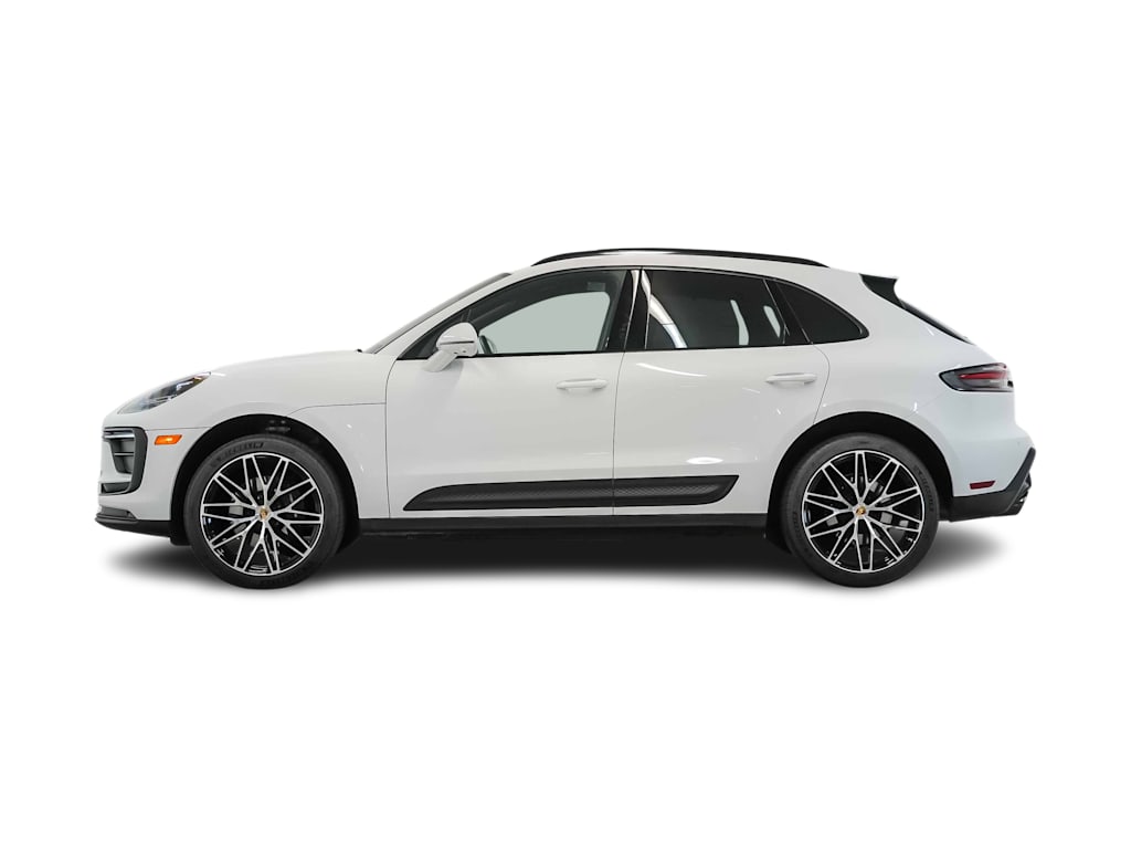 Thumbnail: 2026 Porsche Macan - 3