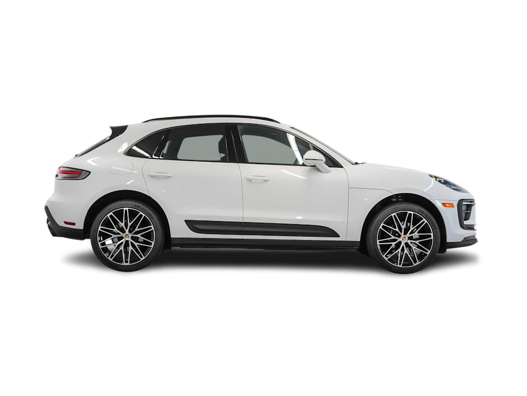 Thumbnail: 2026 Porsche Macan - 23