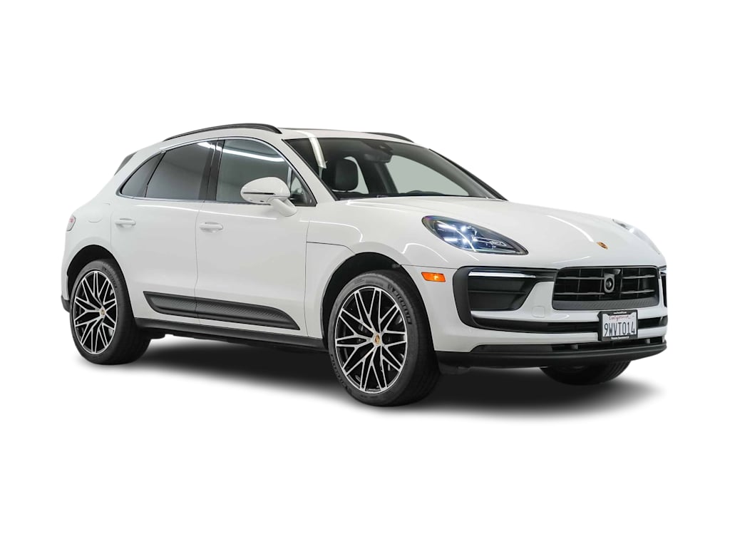 Thumbnail: 2026 Porsche Macan - 22