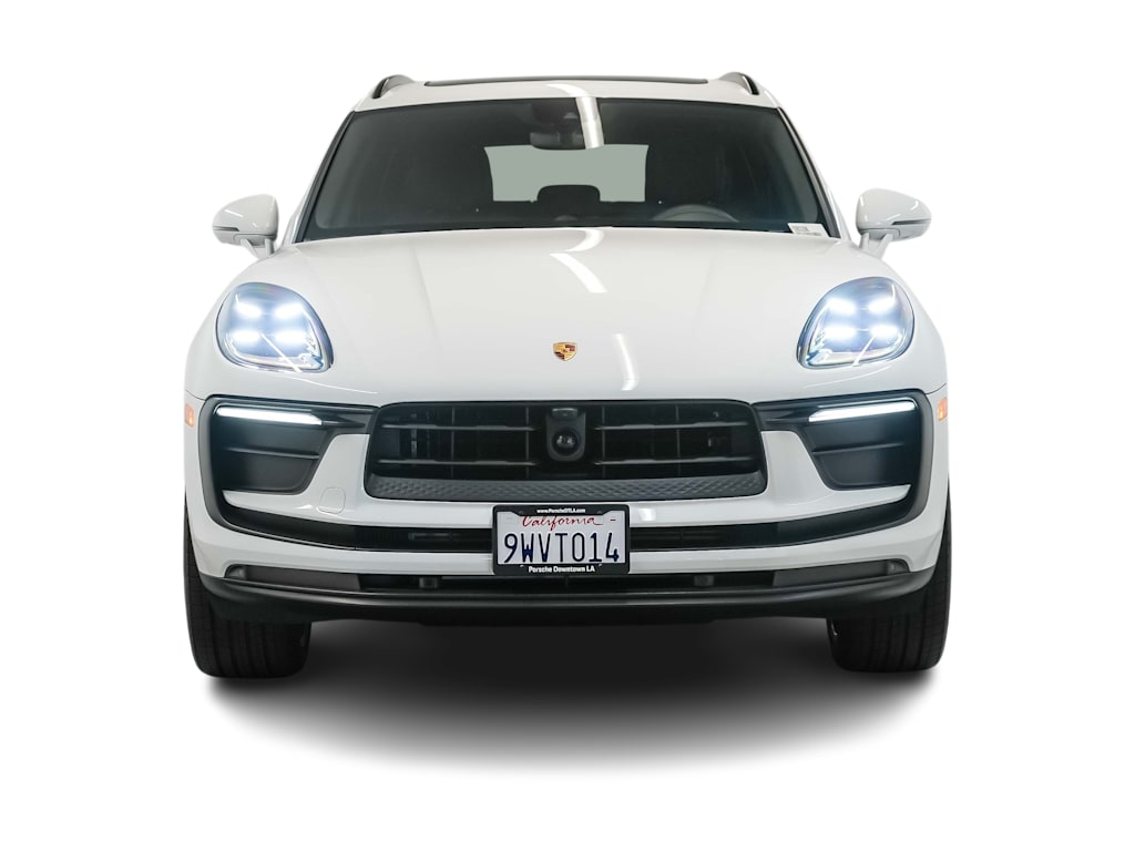 Thumbnail: 2026 Porsche Macan - 6