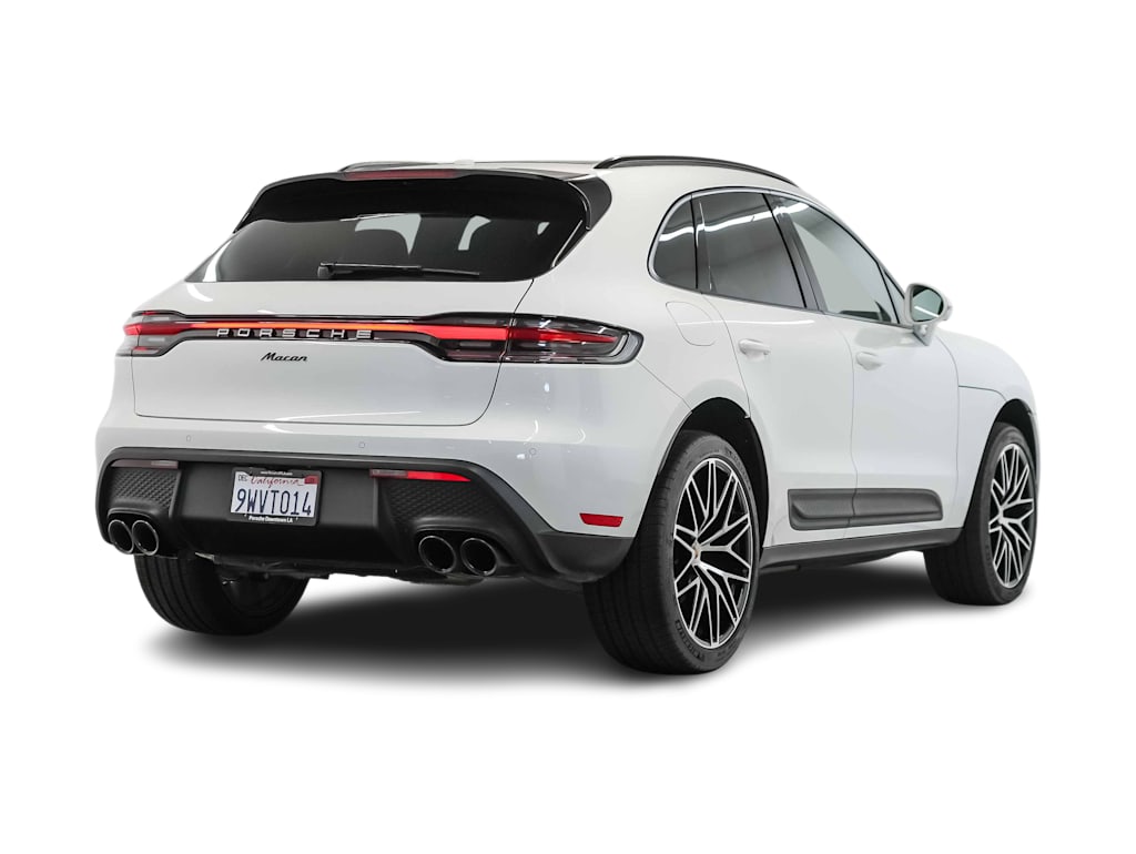 Thumbnail: 2026 Porsche Macan - 24