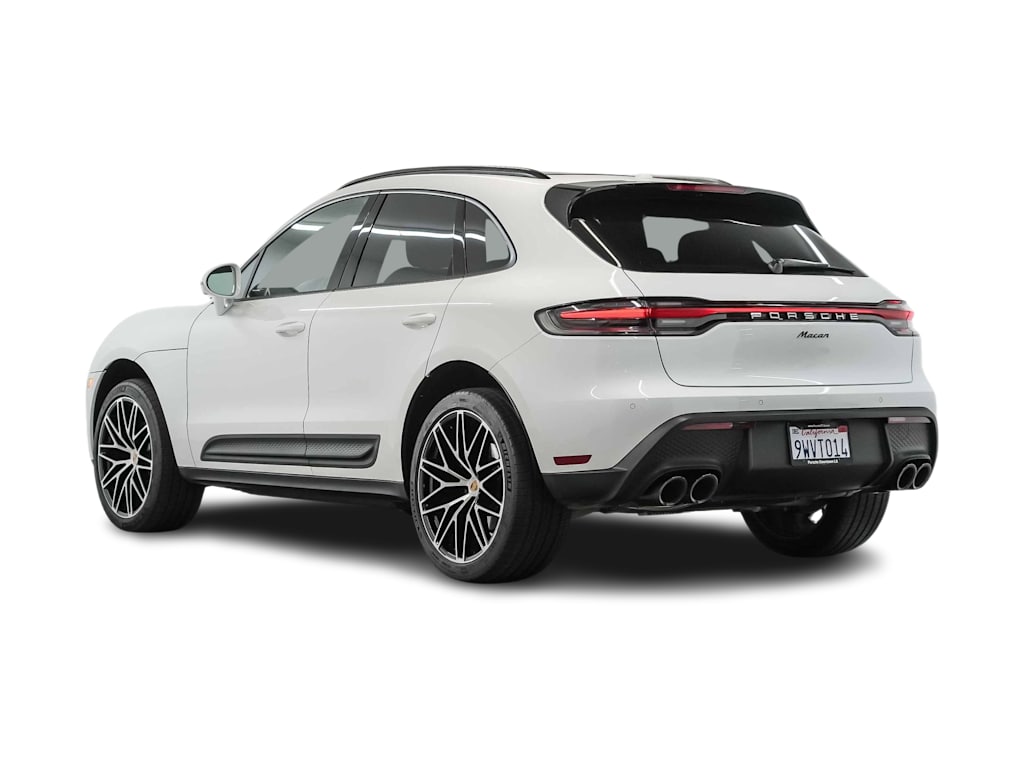 Thumbnail: 2026 Porsche Macan - 20