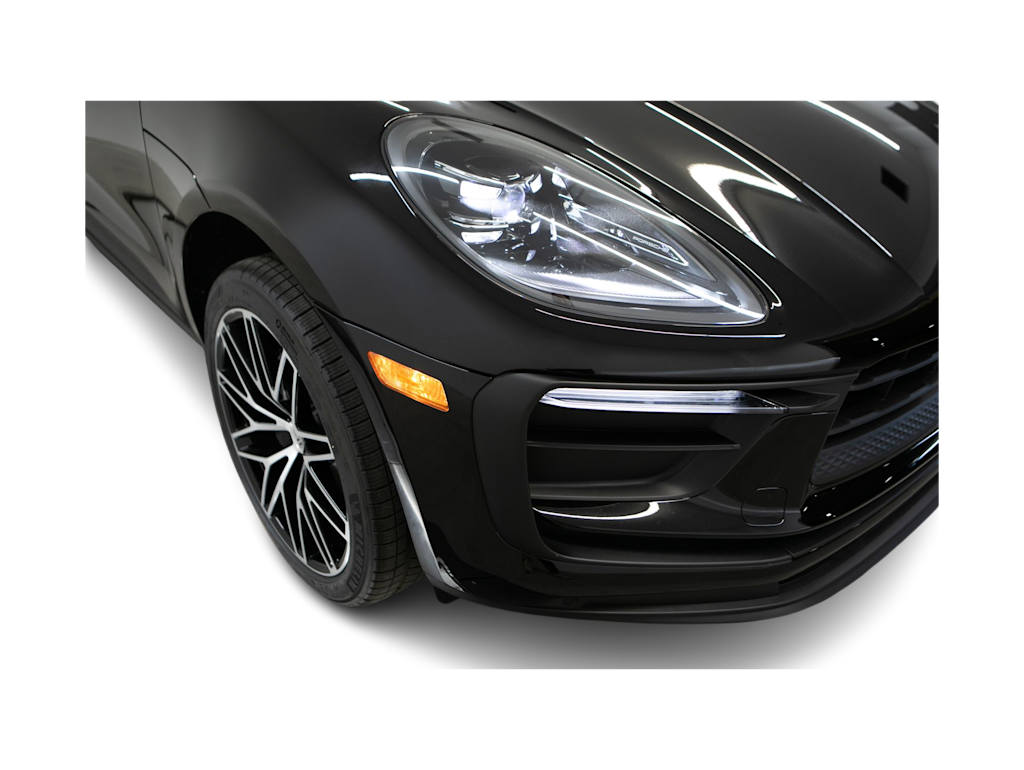 Thumbnail: 2026 Porsche Macan - 4