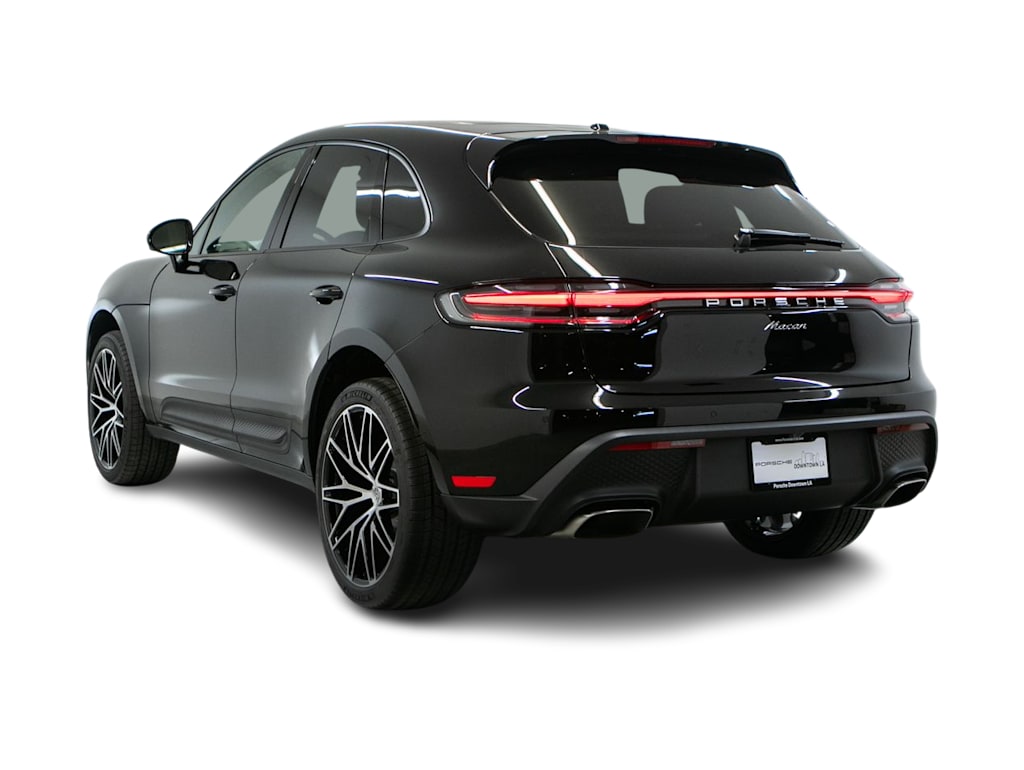 Thumbnail: 2026 Porsche Macan - 5