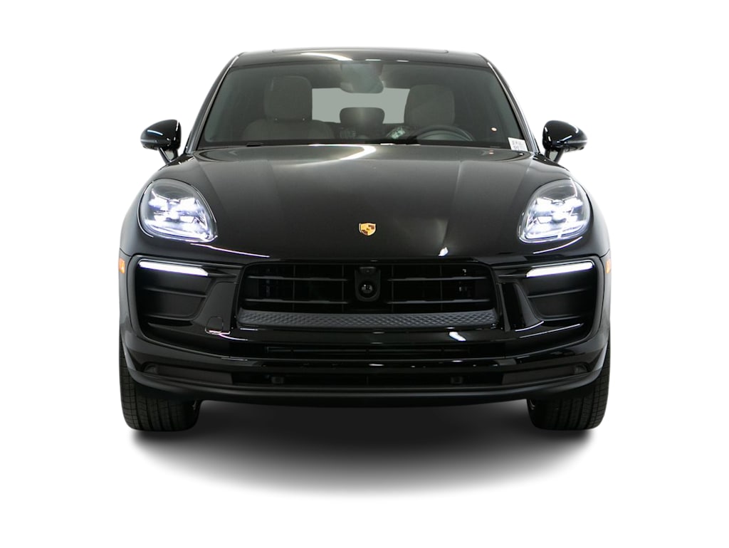 Thumbnail: 2026 Porsche Macan - 20