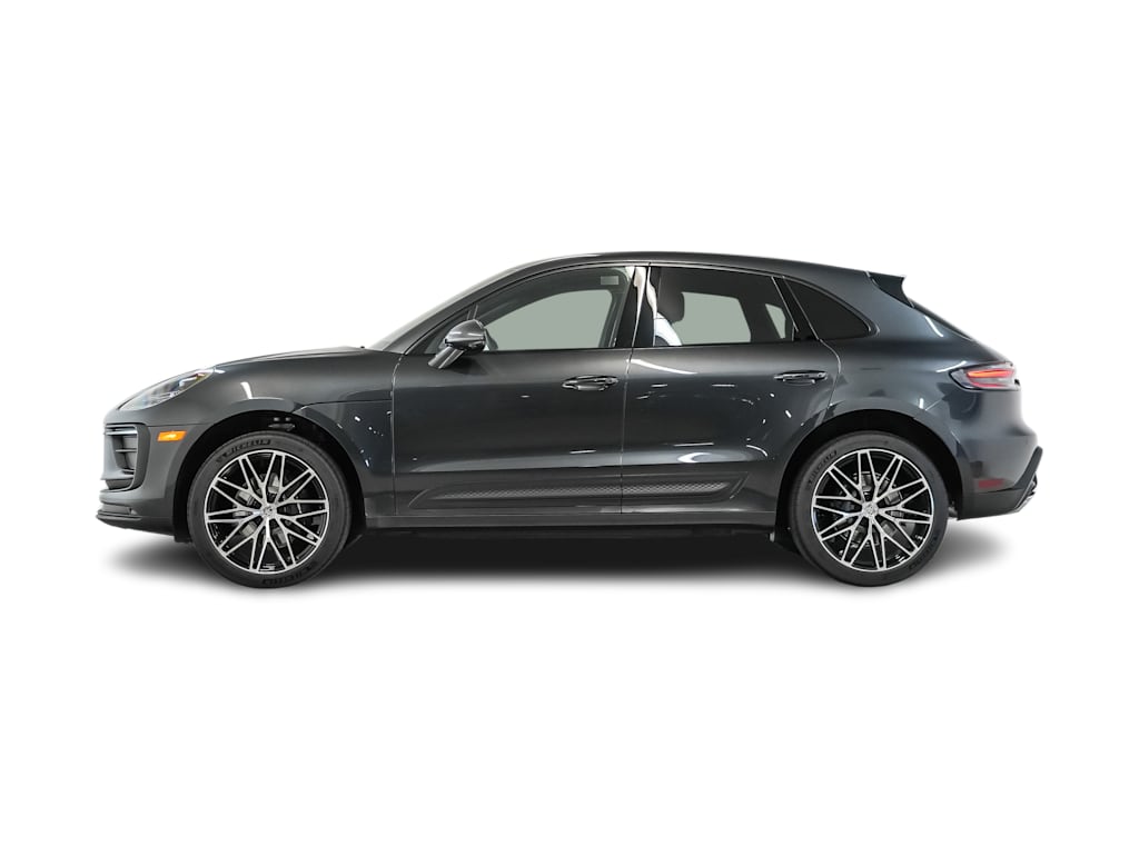 Thumbnail: 2026 Porsche Macan - 3