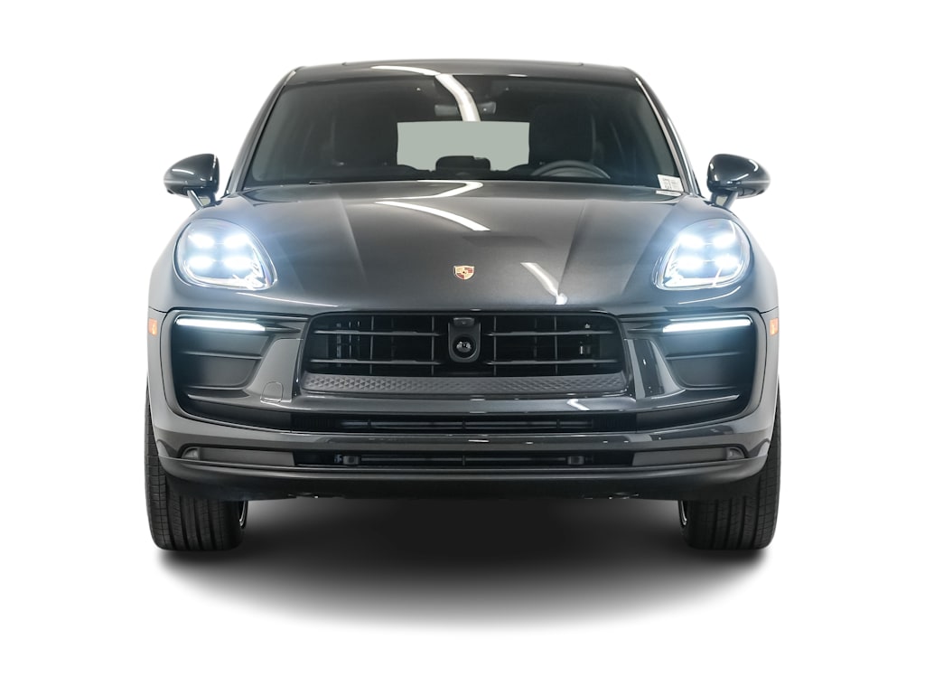Thumbnail: 2026 Porsche Macan - 6